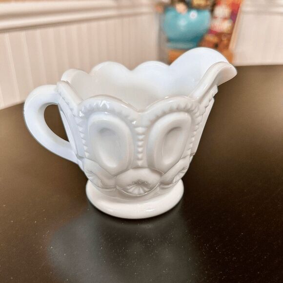 Vintage L.E. Smith Glass Moon and Stars Milk Glass Creamer - Picture 1 of 5